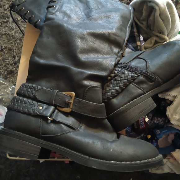 Ladies size 6 medium boots - Picture 3 of 5